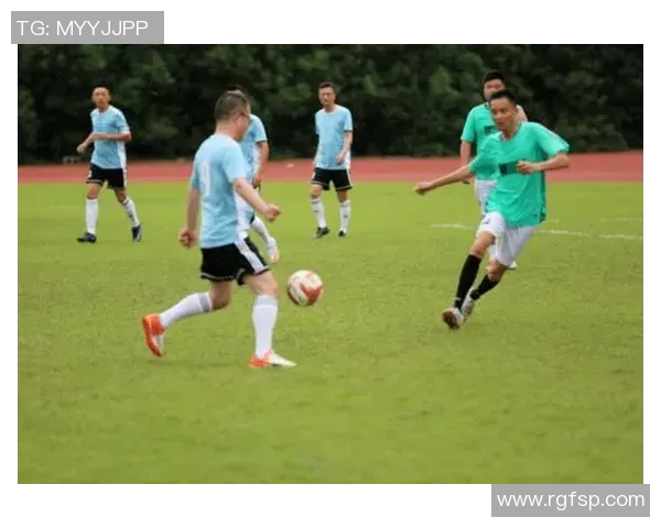 疫情过后足球明星重返赛场展现风采与激情的崭新篇章